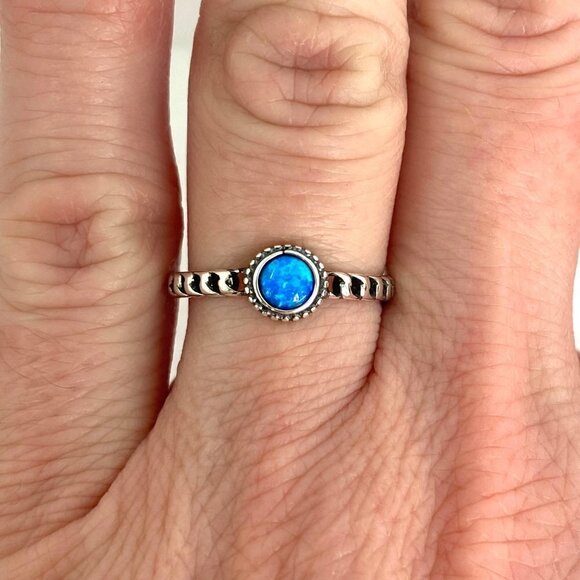 Sterling Silver 925 Dainty Round Blue Lab Created Opal Chain Band Ring Sz 5 - Picture 2 of 16
